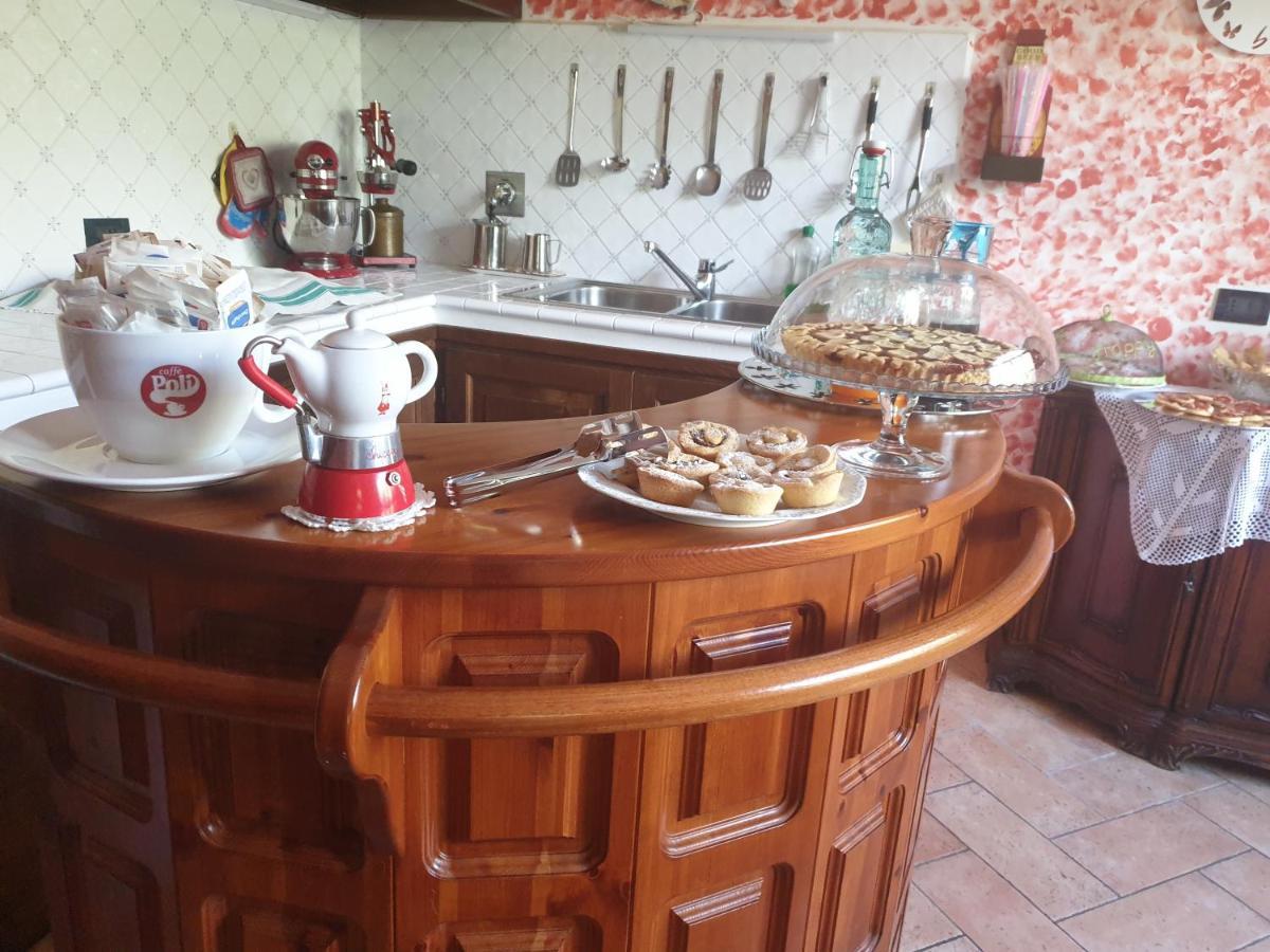 B&B Il Bagarello パラッツオーロ・スル・セーニオ エクステリア 写真