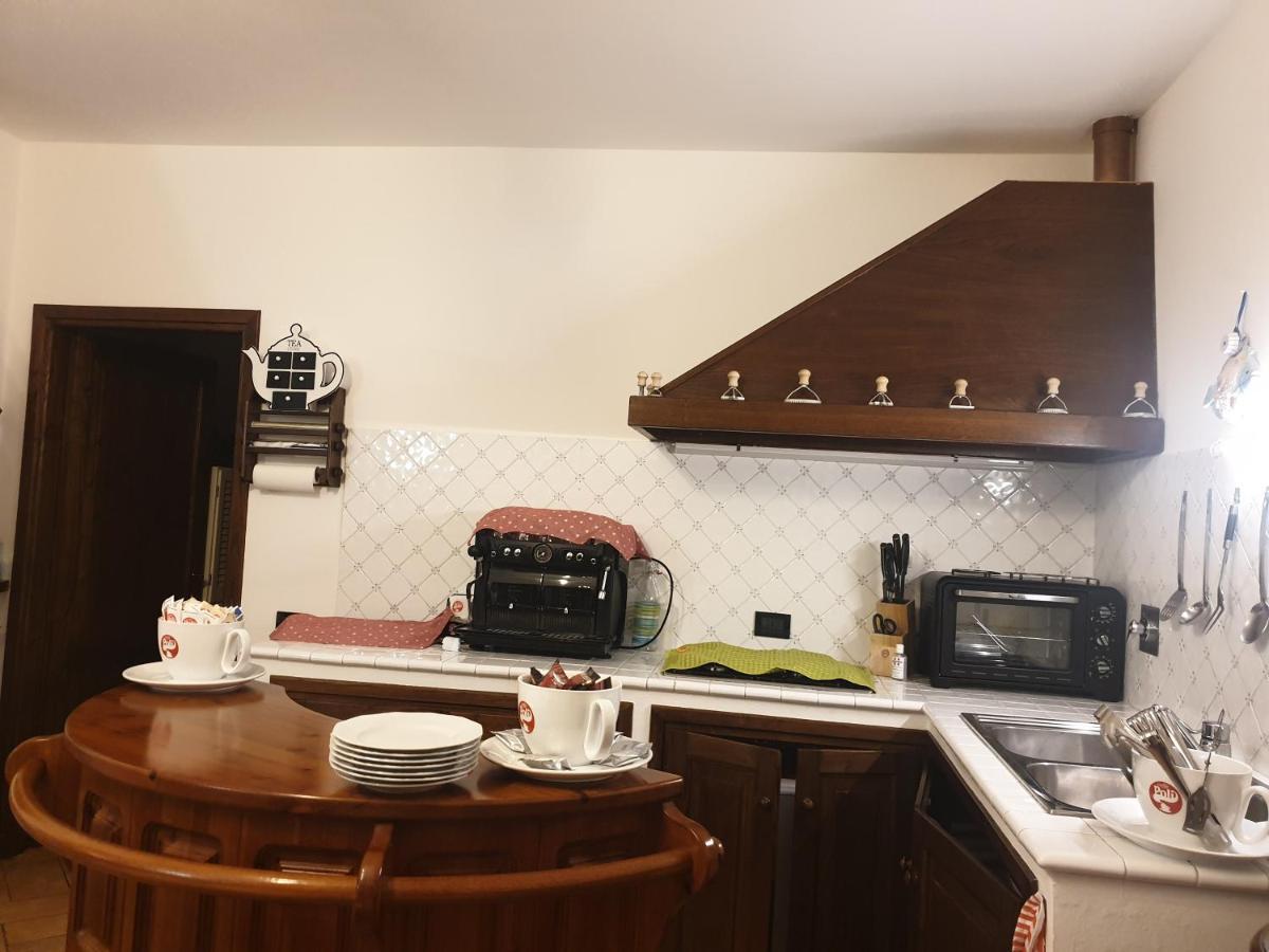 B&B Il Bagarello パラッツオーロ・スル・セーニオ エクステリア 写真
